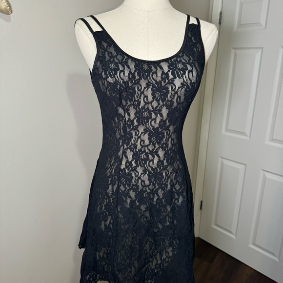 Vintage Arianne lace mini slip with keyhole  detail M - Picture 3 of 5